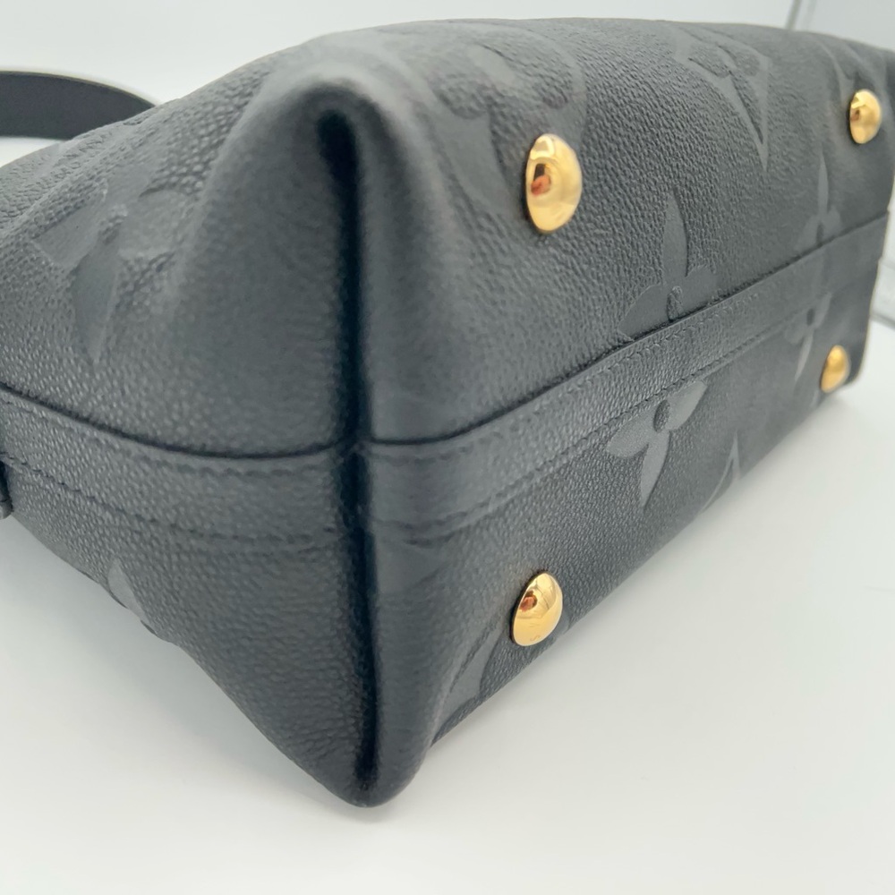 Louis Vuitton CarryAll PM in Black Monogram Empriente! Pristine condition! 🖤😍 - Picture 4 of 16